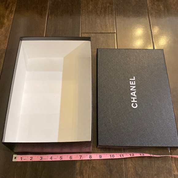 CHANEL - Empty Shoe Box Gift Storage Authentic Black & White Box Medium EUC - Picture 2 of 6